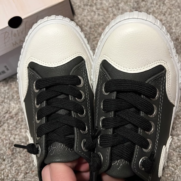 NWT Blowfish Warren Tennis Shoes - Picture 6 of 10